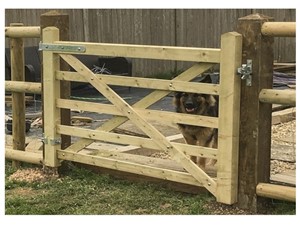 Charltons Gates Forester 5 Bar Pedestrian Gate 3ft