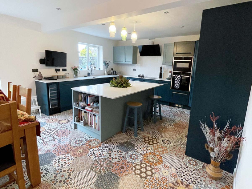 Statement Floor Tiles in this Modern Sheraton Kitchen