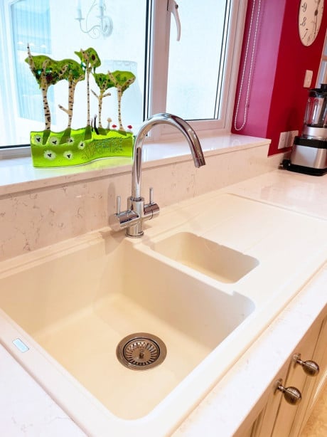 Shaker Style Kitchen with large sink