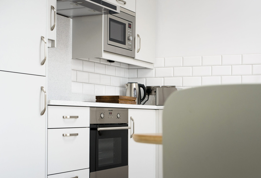 Montpellier oven in shaker style kitchen