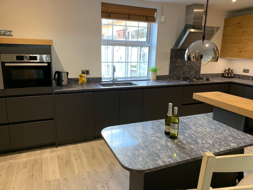 Blanco undermount sink in two-tone kitchen